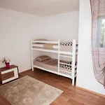 Lotta & Nolla * מוסטר