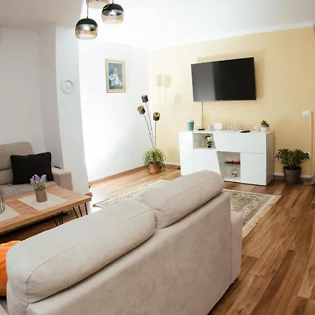 ヴィラ Lotta & Nolla モスタル