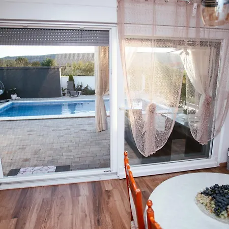 Vila Lotta & Nolla Mostar