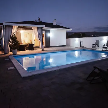 Lotta & Nolla * モスタル